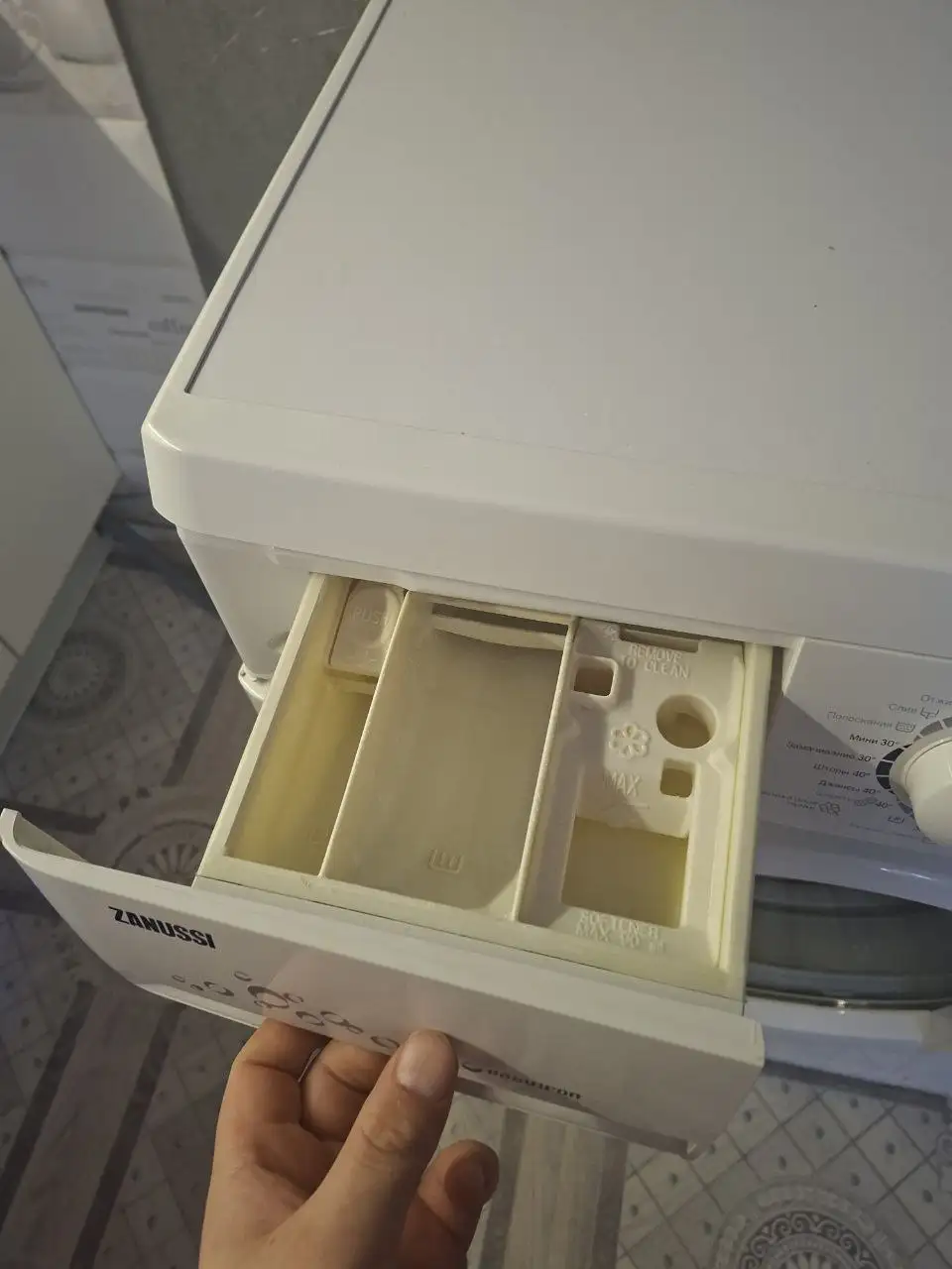 Стиральная машина ZANUSSI 5.5кг - Бытовая техника (Электроника) в Тверь