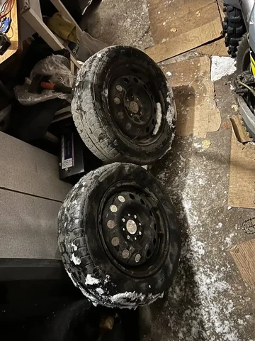 Продажа двух шин 185/65 R14 - Аудиооборудование в Тверь