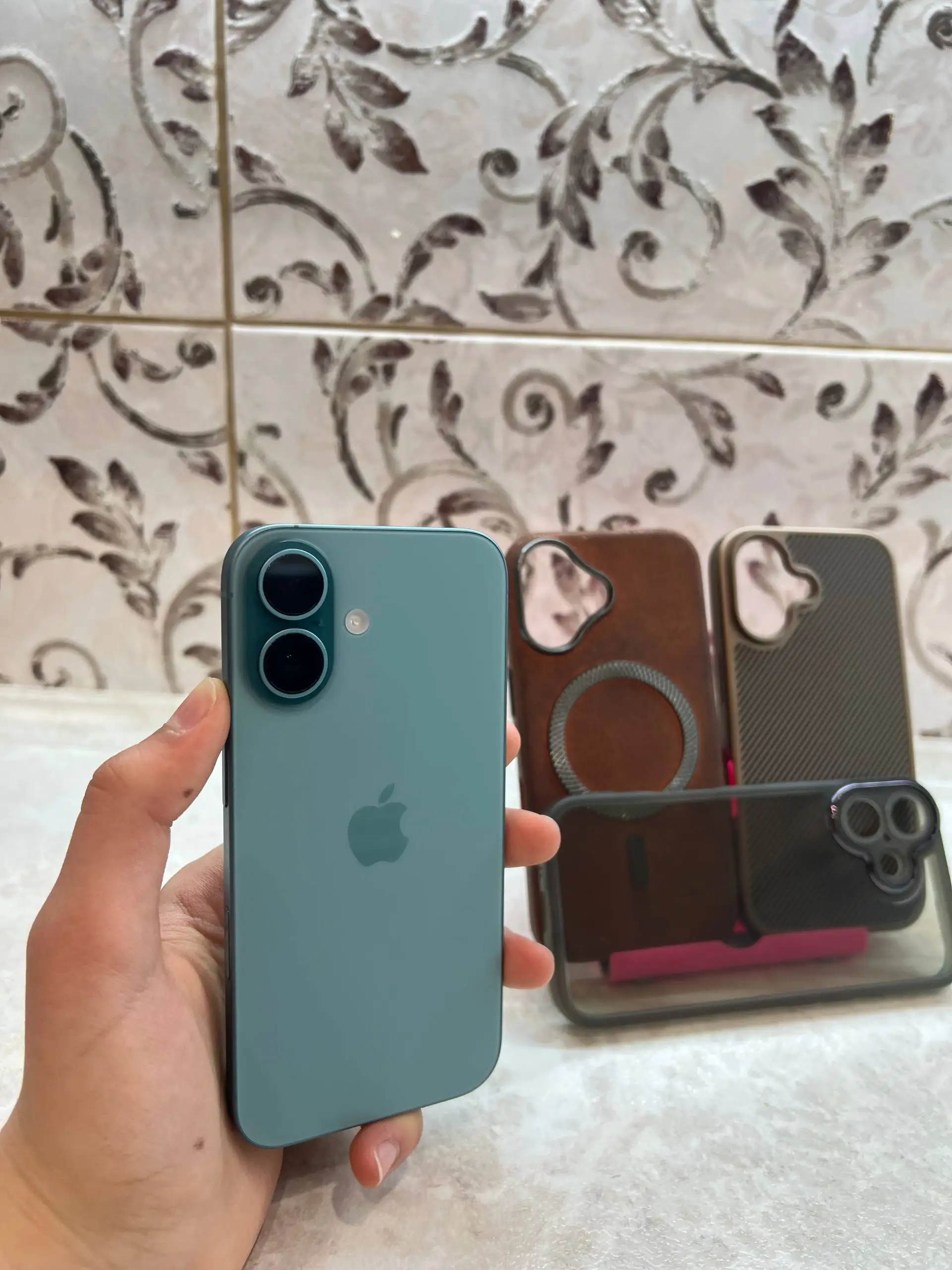 Продам iPhone 16 128GB - Смартфоны (Электроника) в Тверь