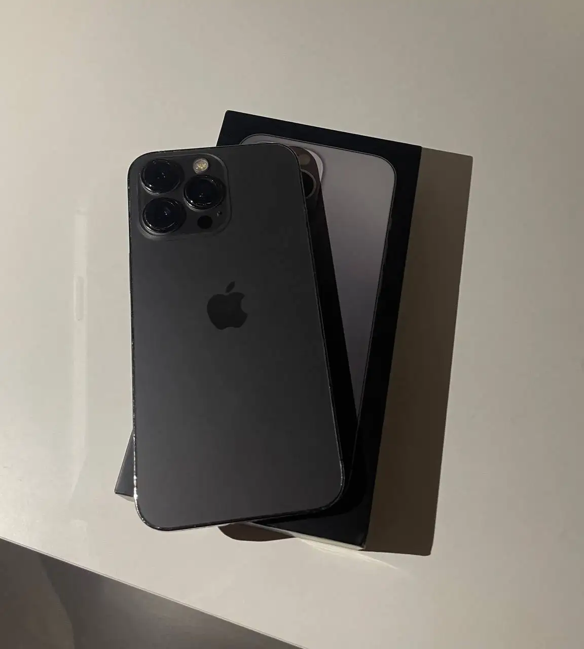 iPhone 13 Pro с дефектами камеры и экрана - Смартфоны (Электроника) в Тверь