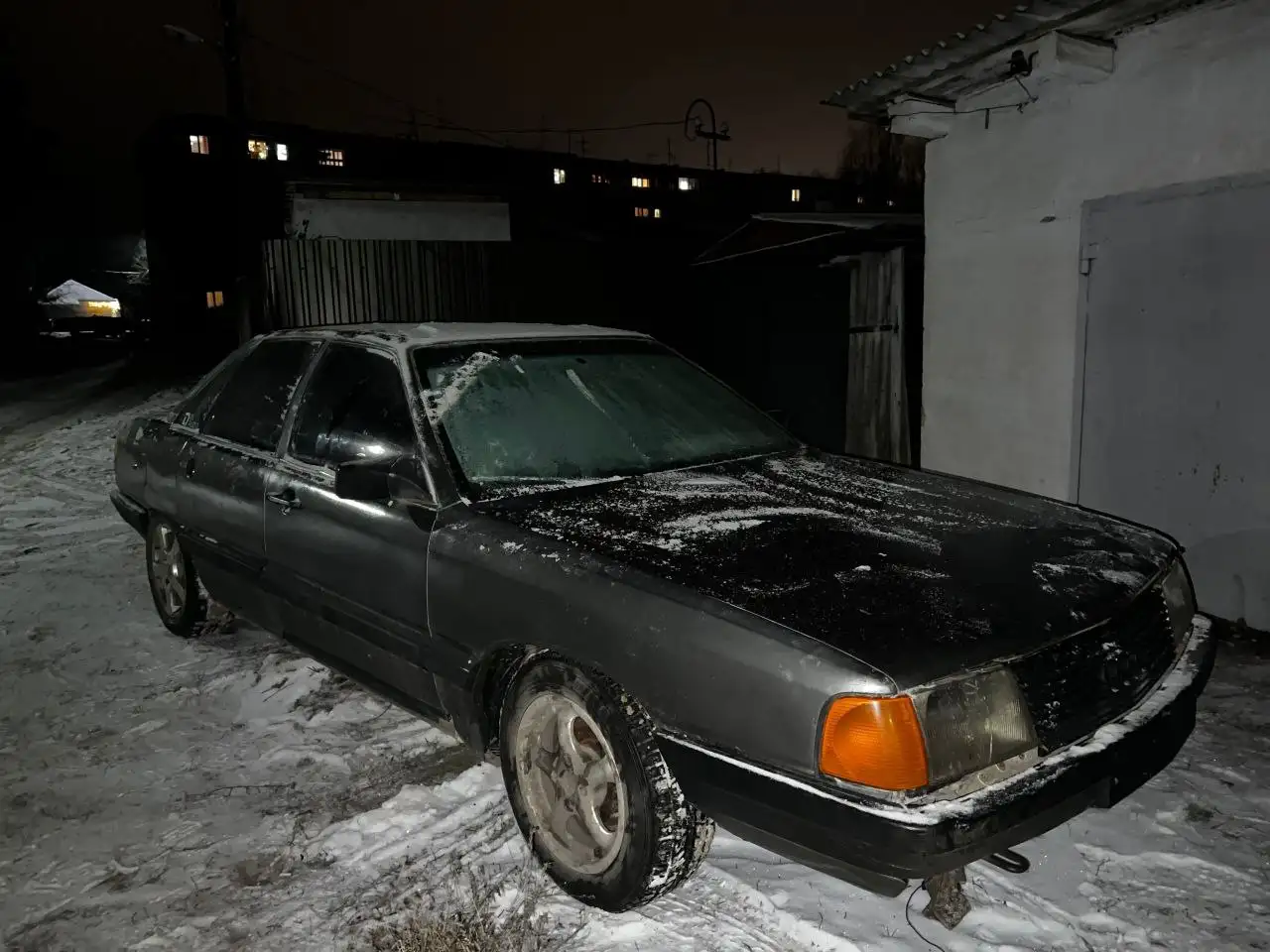 Продам Audi 100 C3 на запчасти - Запчасти (Авто) в Тверь