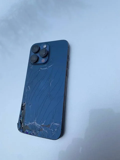 Продам iPhone 15 Pro Max с заменой корпуса и дисплея - частное объявление в Тверь
