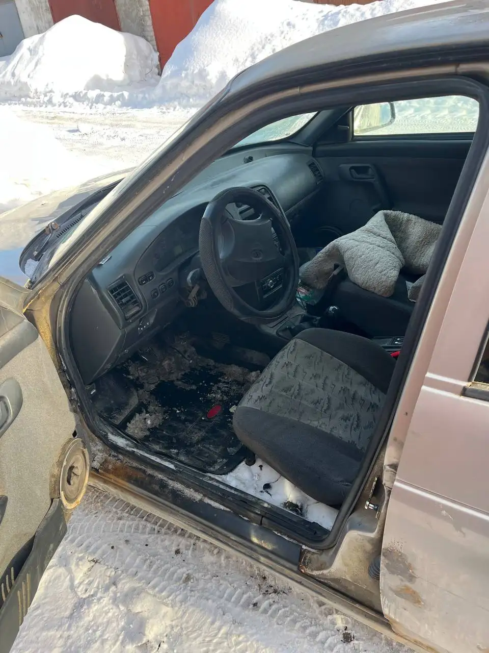 Разбираю автомобиль 2007 года выпуска с двигателем 1.6 8кл Гур еврик - Запчасти (Авто) в Тверь