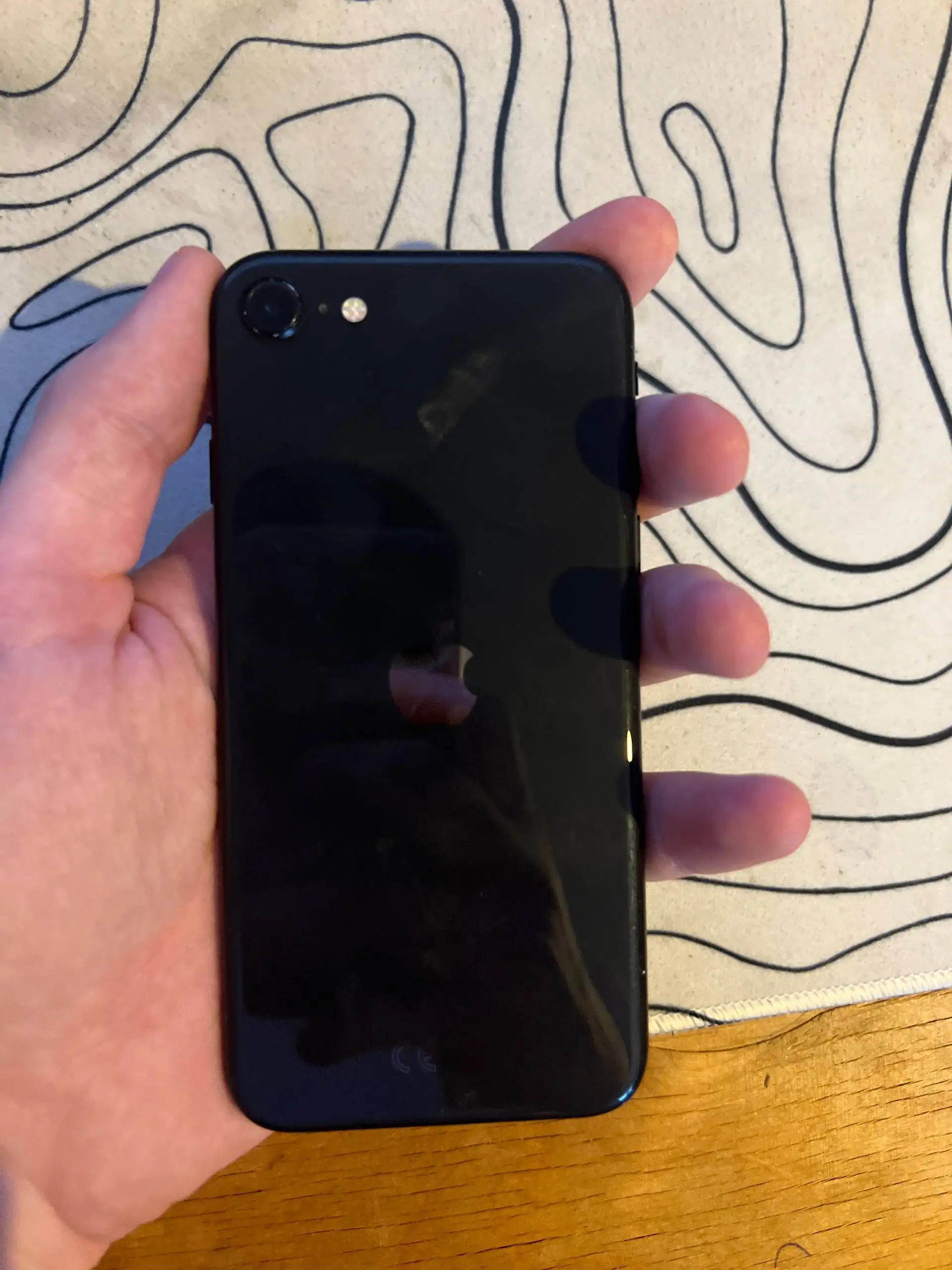 Продам iPhone SE 2020 256GB с трещиной экрана - Смартфоны и телефоны (Электроника) в Тверь