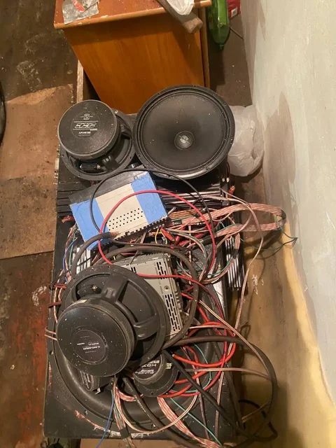 Продам комплект музыки для авто с сабвуфером 15 - Аудио для авто в Тверь