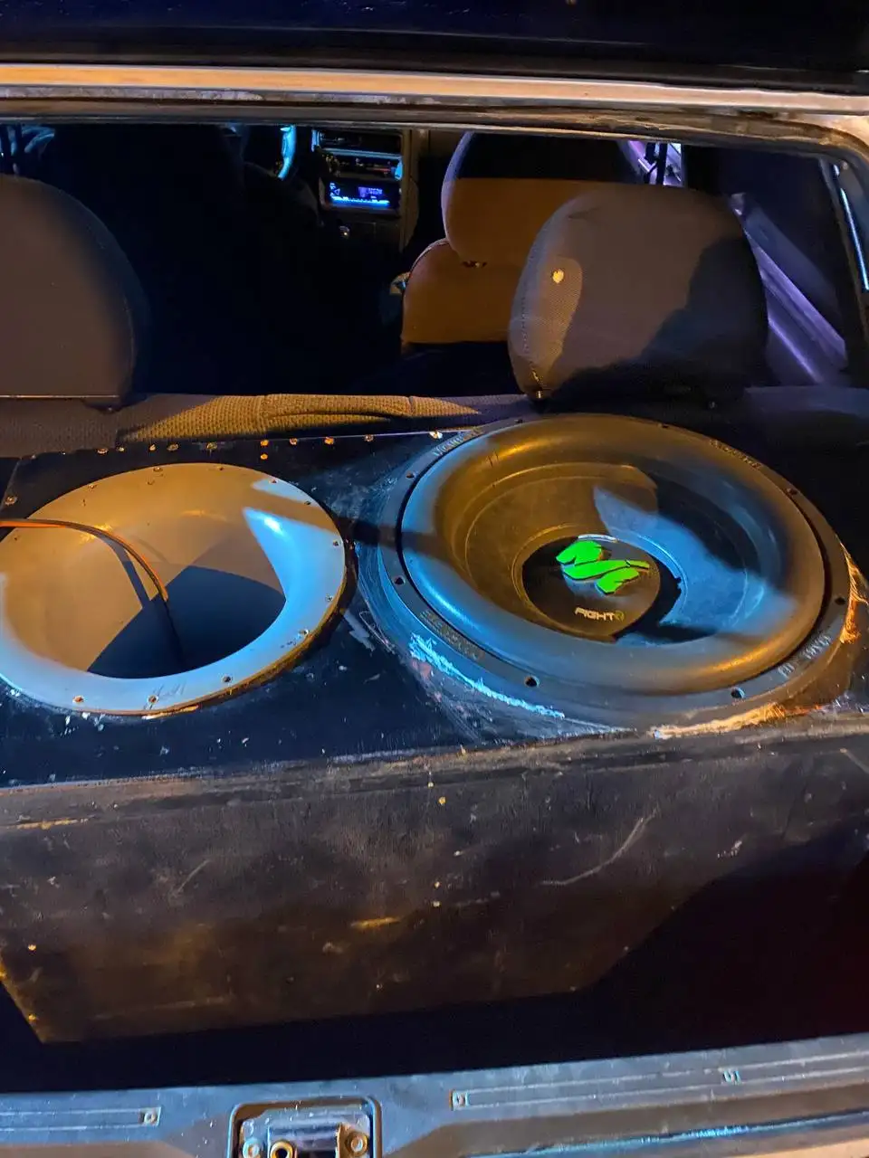 Продам комплект музыки для авто с сабвуфером 15 - Аудио для авто (Запчасти) в Тверь