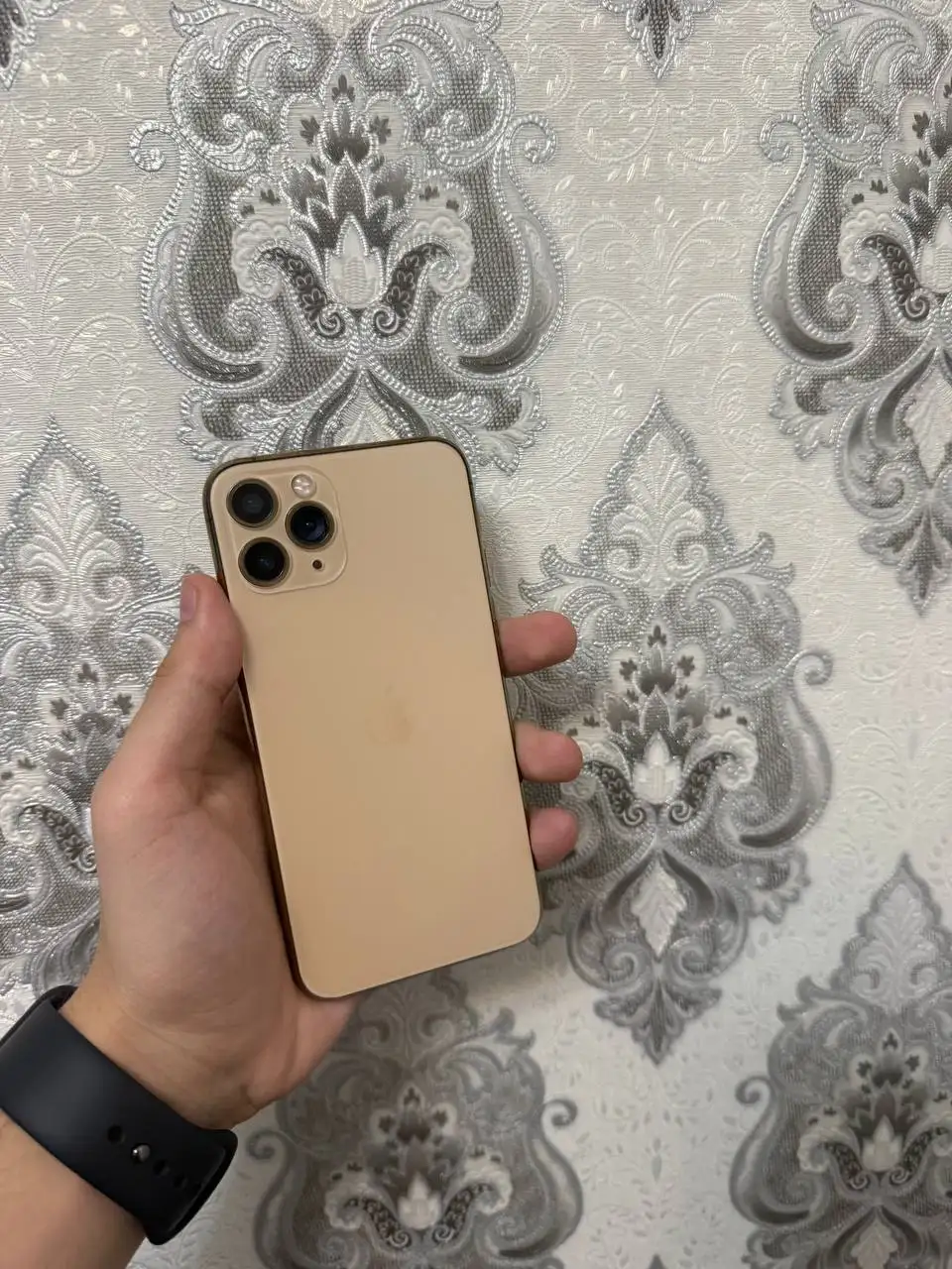 Продажа iPhone 11 Pro и iPhone 8 Plus - Смартфоны (Электроника) в Тверь