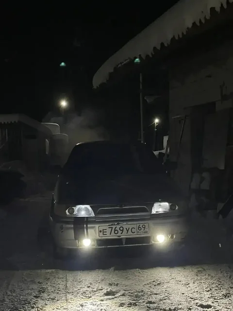 Продажа автомобиля 124 шеснарь 4 года на учете - Внедорожники в Тверь