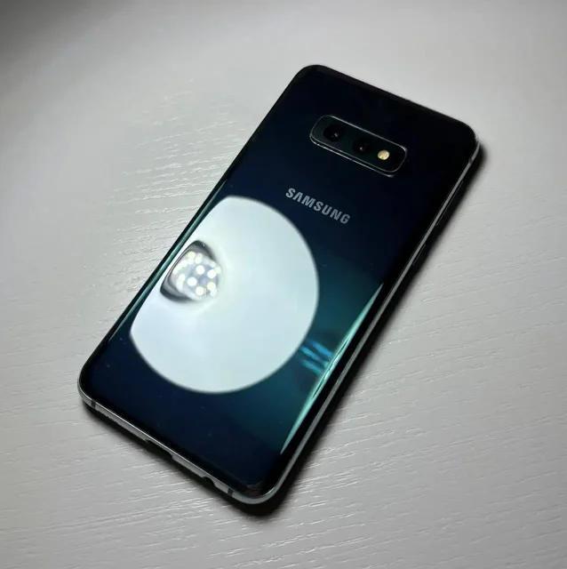 Продам/обменяю Samsung Galaxy S10e 6/128 ГБ - Компьютеры в Тверь