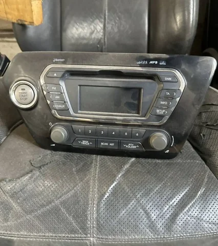 Продам штатную магнитолу от Kia Rio 3 - Внедорожники в Тверь