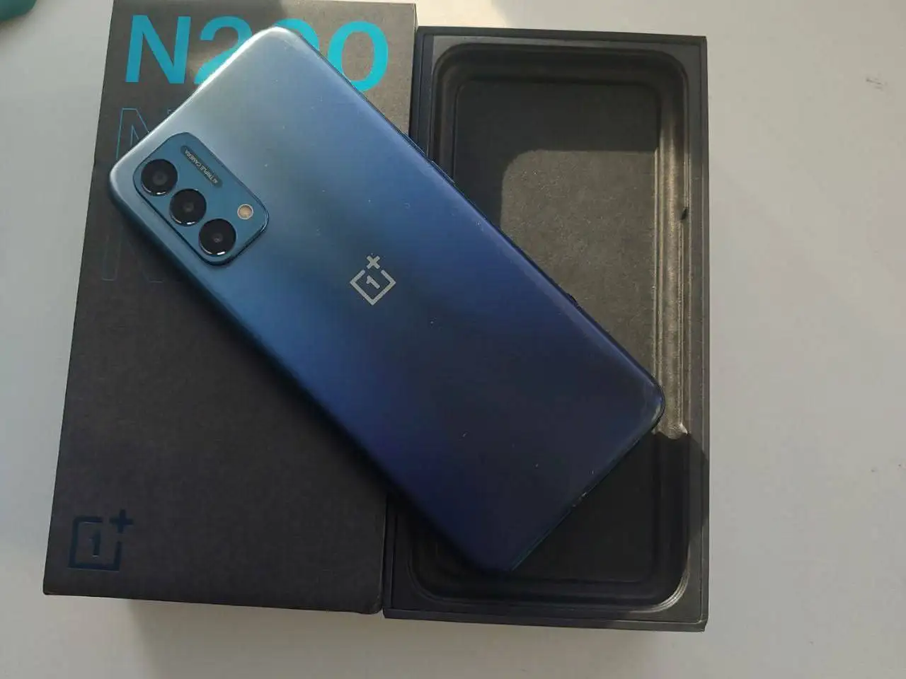 Oneplus N200 с битым дисплеем под замену - Смартфоны (Электроника) в Тверь