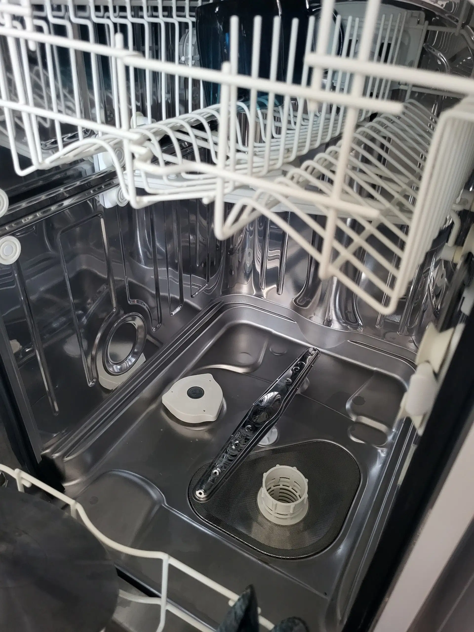 Встраиваемая посудомоечная машина WHIRLPOOL 45см узкая - Бытовая техника (Для дома и дачи) в Тверь