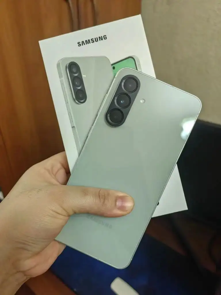 Продам Samsung A56 12/256gb - Смартфоны (Электроника) в Тверь