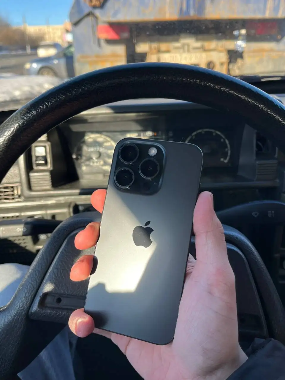 Продам 15 про 128 - Запчасти (Авто) в Тверь