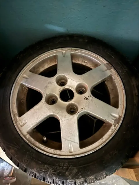 Колеса с Лансер 15 радиус 4.114.3 разболтовка с зимней резиной Кама - Мотоциклы и скутеры в Тверь