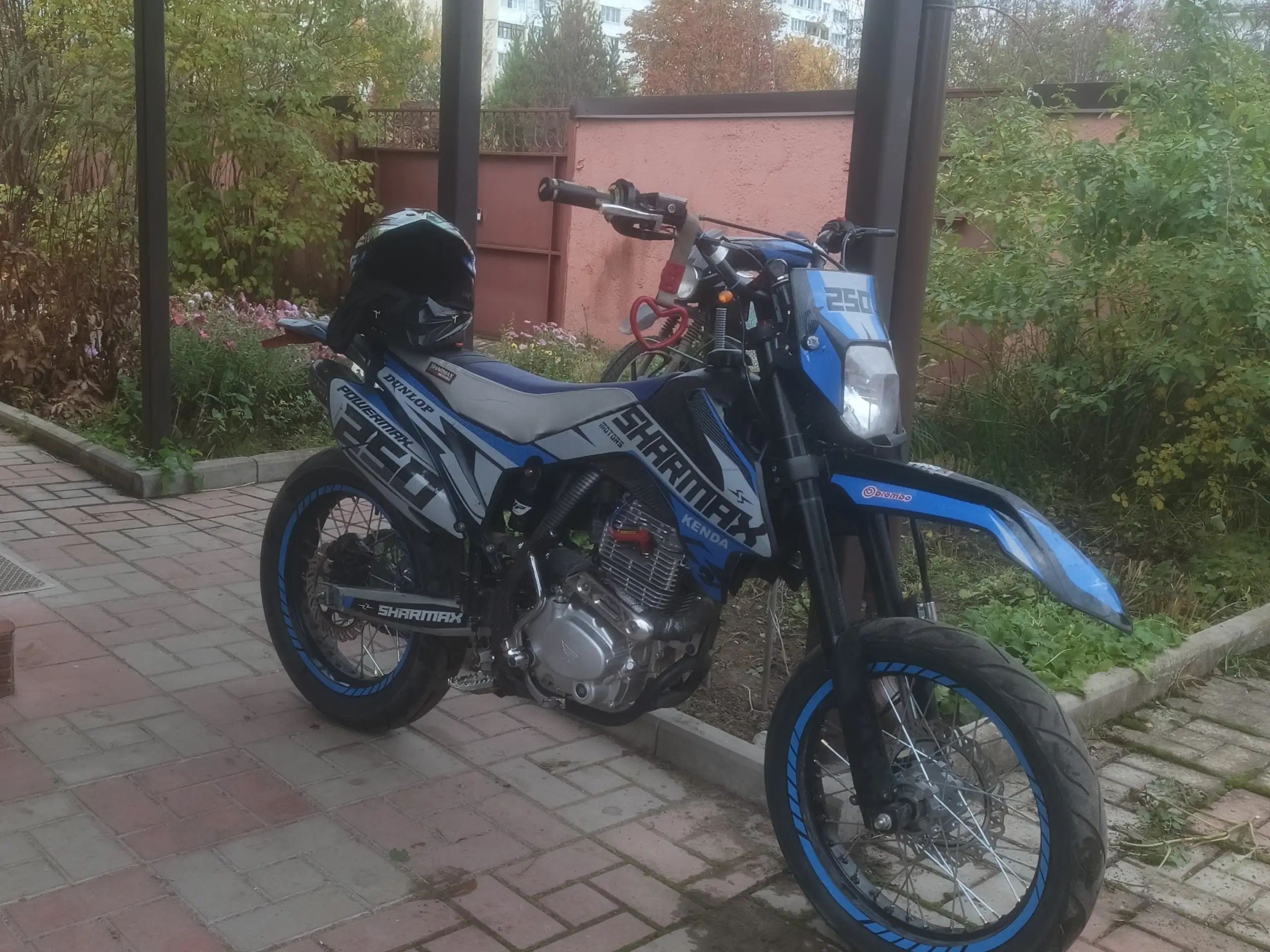 Продажа мотардов 17/17 - Запчасти (Авто) в Тверь