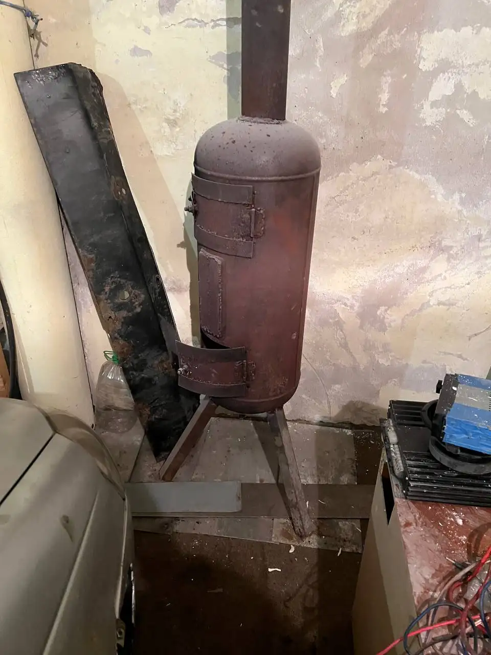 Продажа буржуйки с комплектом труб и аксессуаров - Отопление (Для дома и дачи) в Тверь