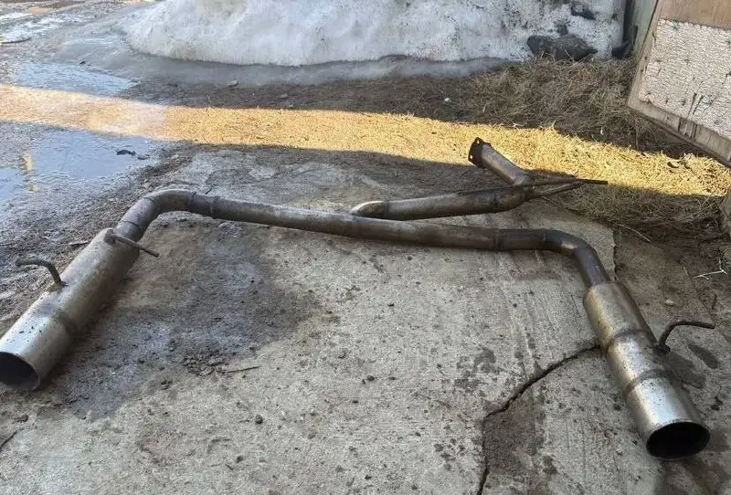 Раздвоенный выхлоп на Lancer 9 - Автозапчасти (Запчасти) в Тверь