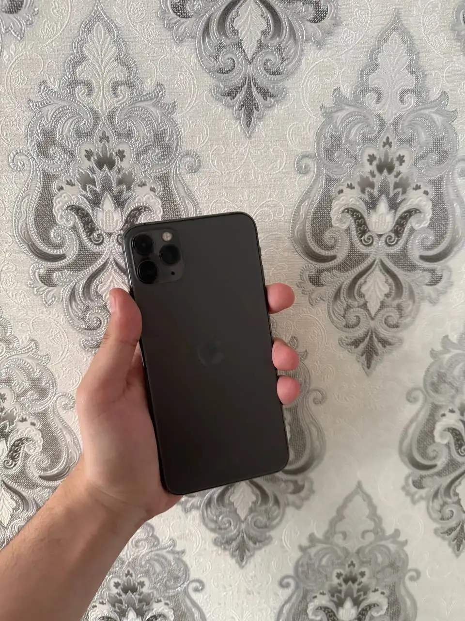 Продажа iPhone 11 Pro Max и iPhone 13 в Твери - Смартфоны (Электроника) в Тверь