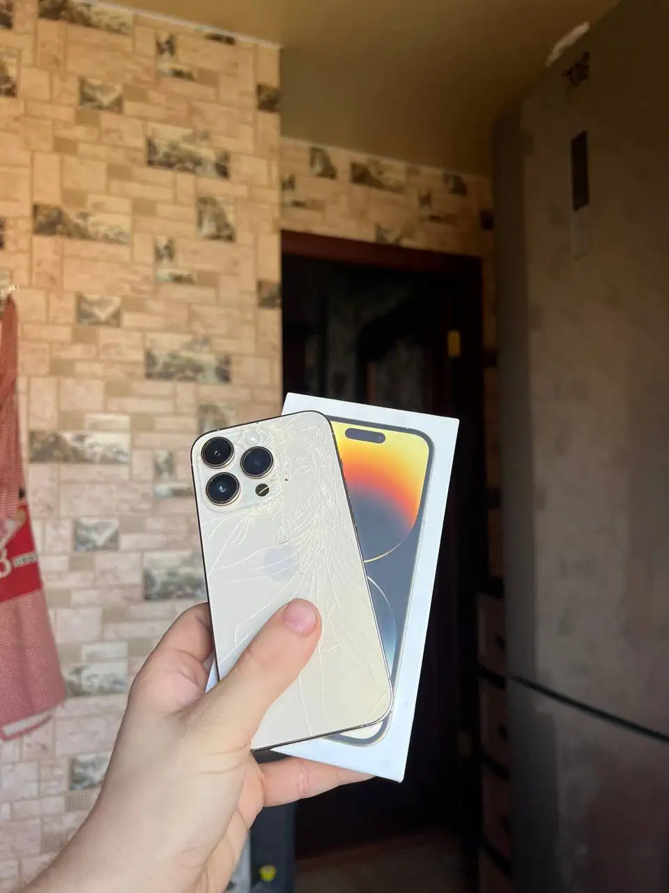 Продам iPhone 14 Pro в оригинале с аксессуарами - Смартфоны (Электроника) в Тверь