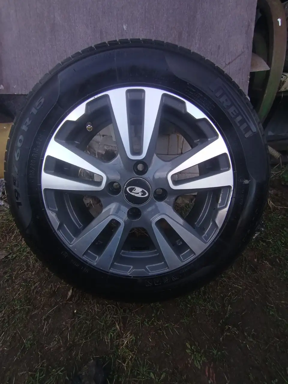 Продам колеса VESTA R15 с резиной Pirelli и Nordman - Колеса и диски (Запчасти) в Тверь