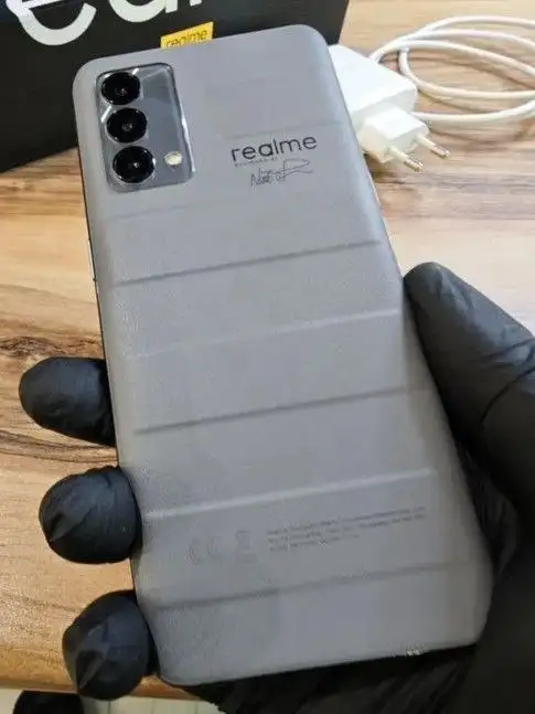 Продам телефон с незначительными дефектами экрана - Телефоны (Электроника) в Тверь