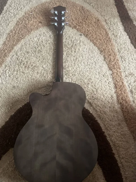 Продажа гитары в отличном состоянии - Мотоэкипировка в Тверь