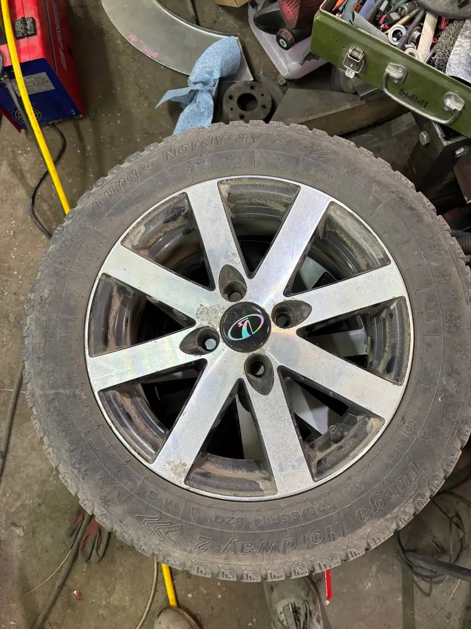 Продажа шин в Твери - Шины (Запчасти) в Тверь