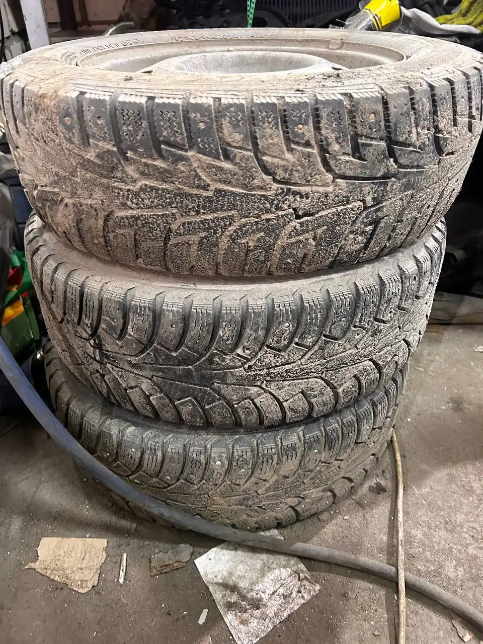 Продам шины с резиной 14R, 4 шт - Шины (Запчасти) в Тверь