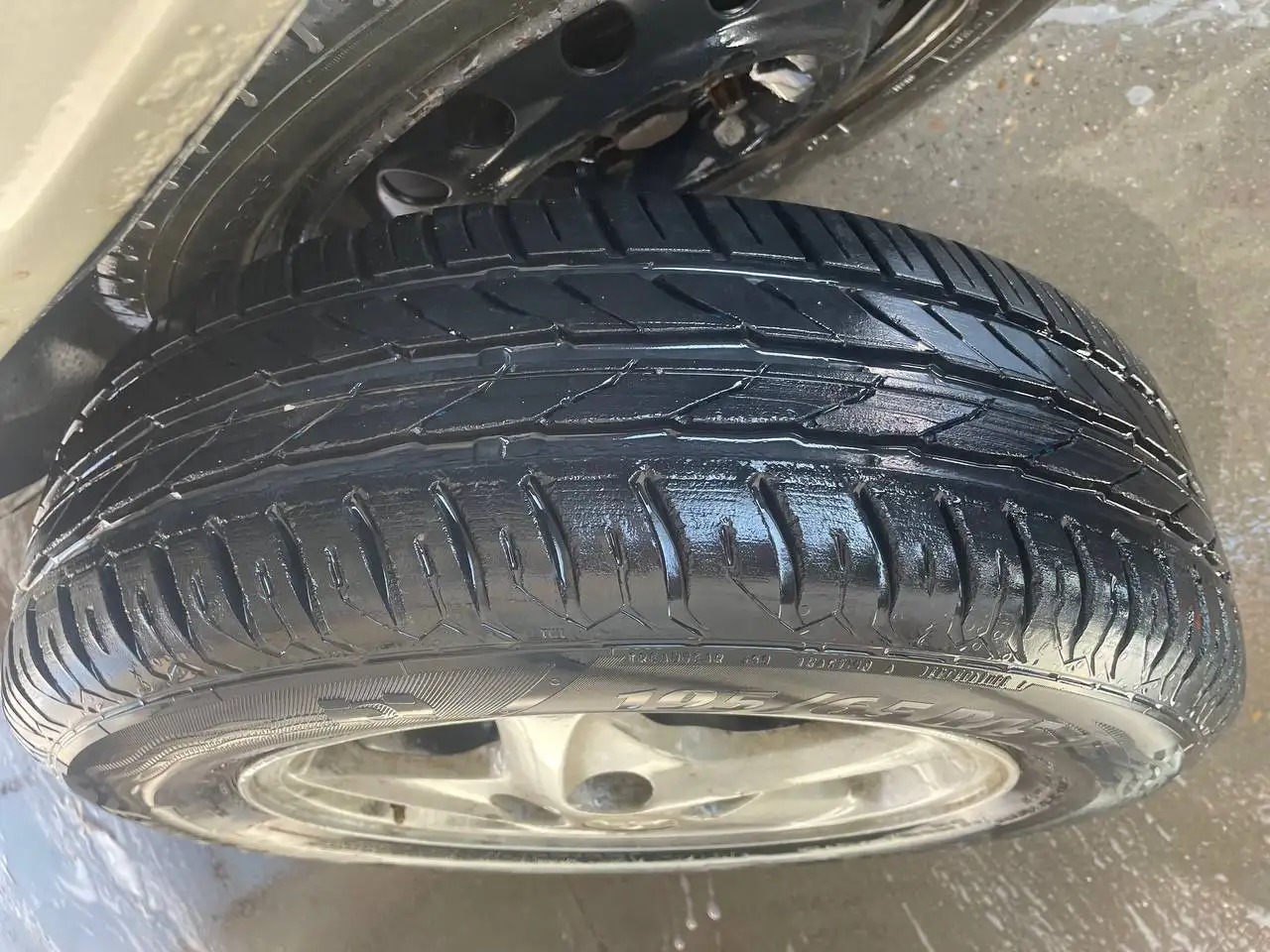 Комплект шин 195/65 R15 - Шины и диски (Запчасти) в Тверь