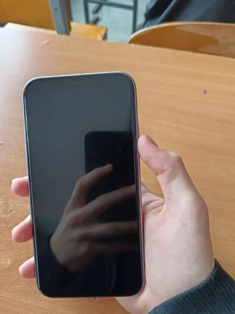 Айфон 11 64ГБ с заменённым аккумулятором и задней крышкой - Мотоэкипировка в Тверь