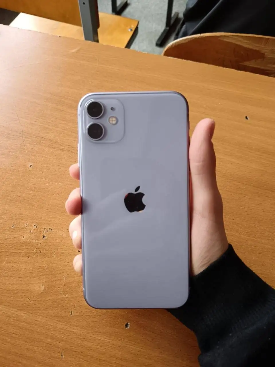 Айфон 11 64ГБ с заменённым аккумулятором и задней крышкой - Смартфоны и телефоны (Электроника) в Тверь