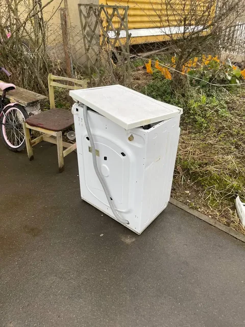 Отдам в металл - Автомобильные и мотоциклетные запчасти в Тверь