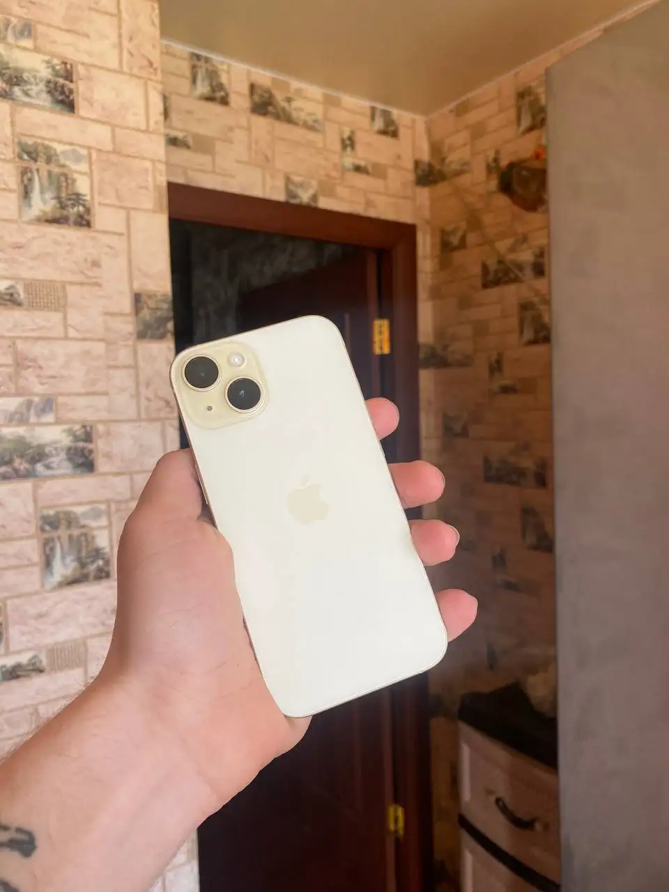 Продам iPhone 15 в отличном состоянии - Смартфоны и телефоны (Электроника) в Тверь