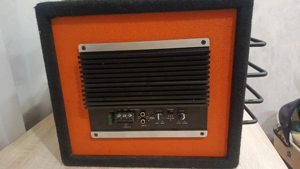 Продам саб активник в отличном состоянии - Запчасти (Авто) в Тверь