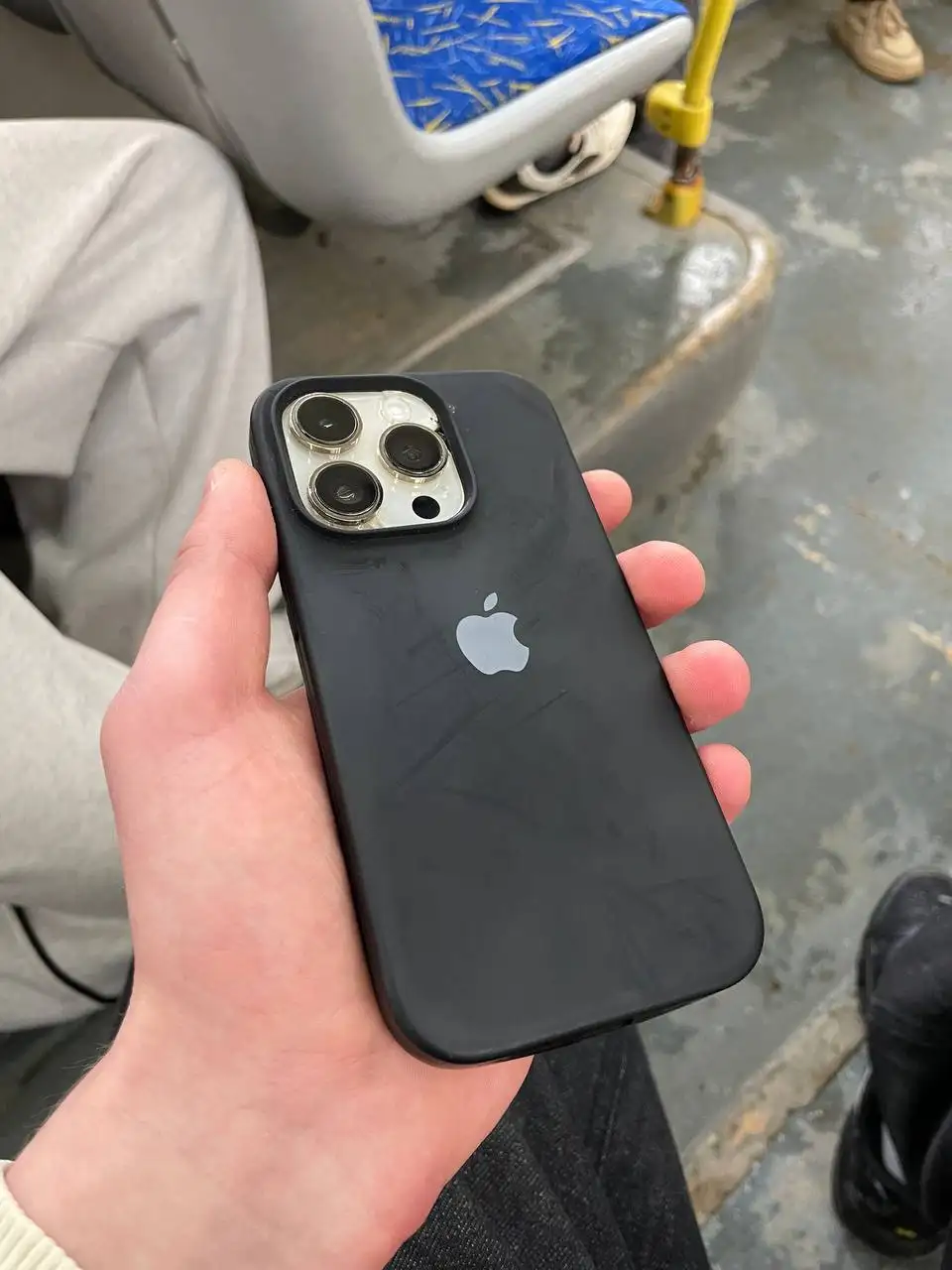 iPhone 14 Pro 128 ГБ с разбитым дисплеем - Смартфоны (Электроника) в Тверь