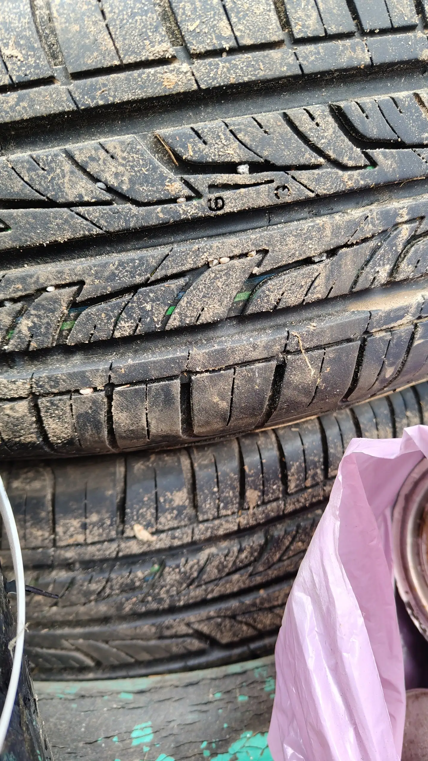 Комплект литых дисков с летней резиной - Диски и шины (Авто) в Тверь