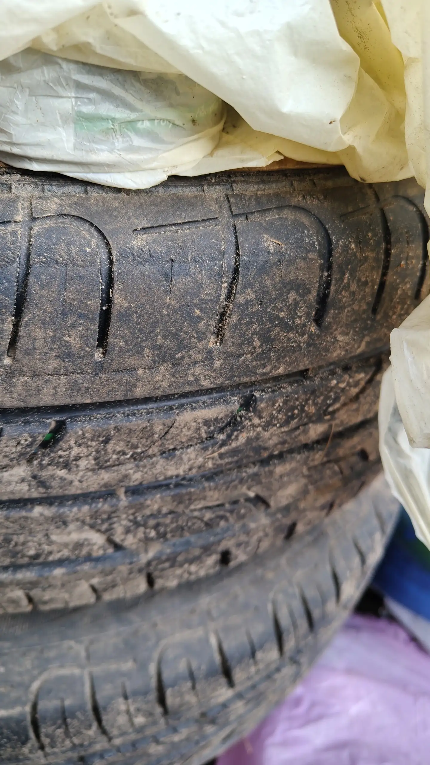 Комплект литых дисков с летней резиной - Диски и шины (Авто) в Тверь