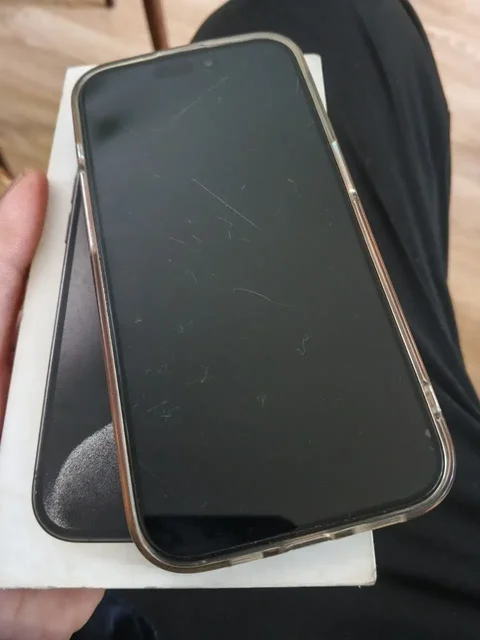 iPhone 15 Pro 128GB с царапинами - Стиральные машины в Тверь