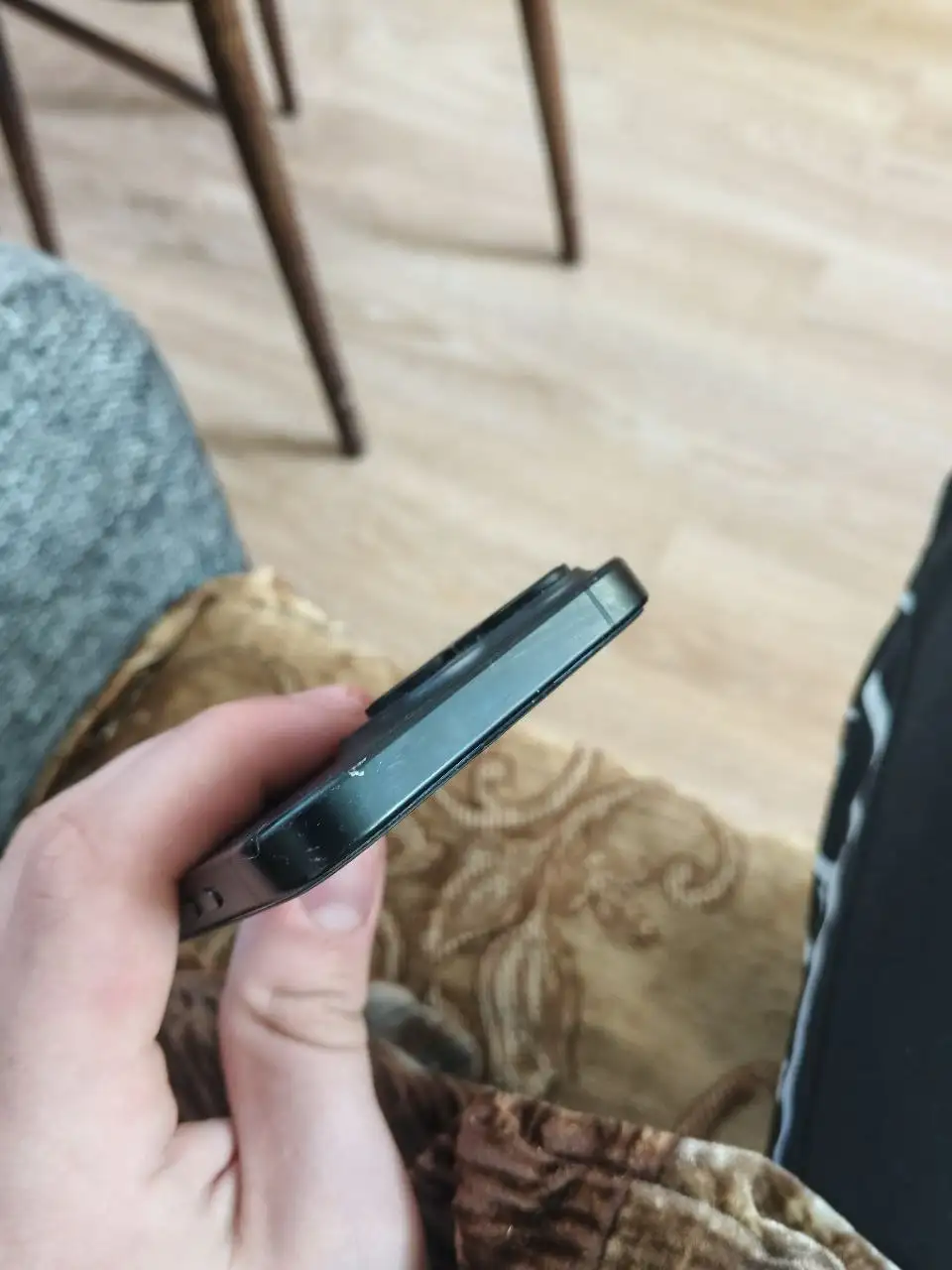 iPhone 15 Pro 128GB с царапинами - Смартфоны (Электроника) в Тверь