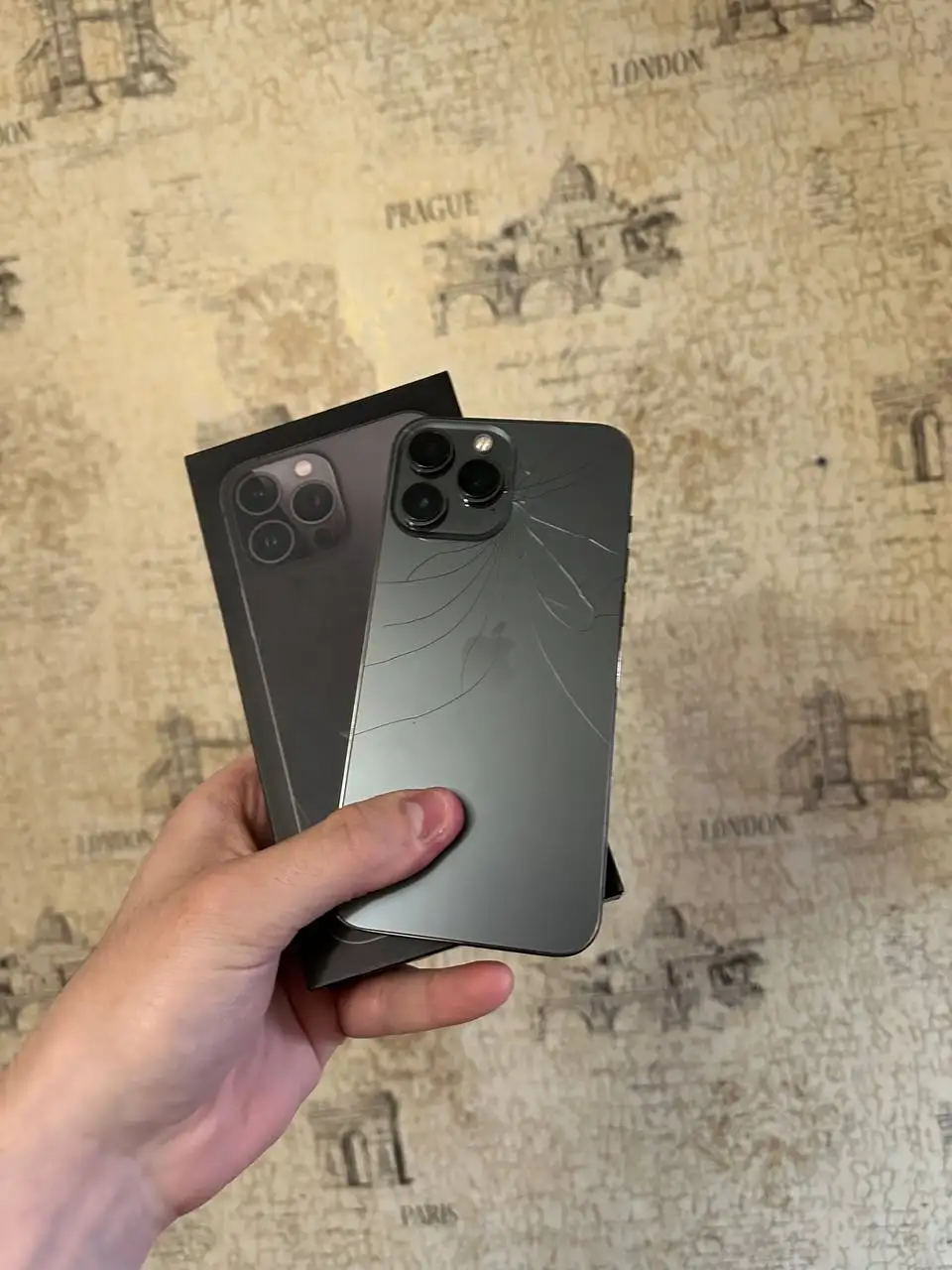 iPhone 13 Pro Max с замененным экраном и батареей, битая задняя крышка - Смартфоны (Электроника) в Тверь
