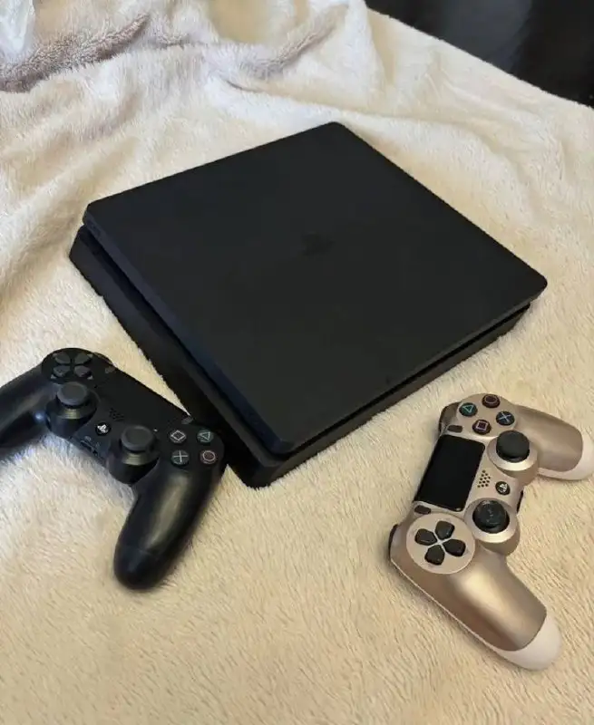 Sony PlayStation 4 Slim 500GB с двумя геймпадами - Игры и приставки (Электроника) в Тверь