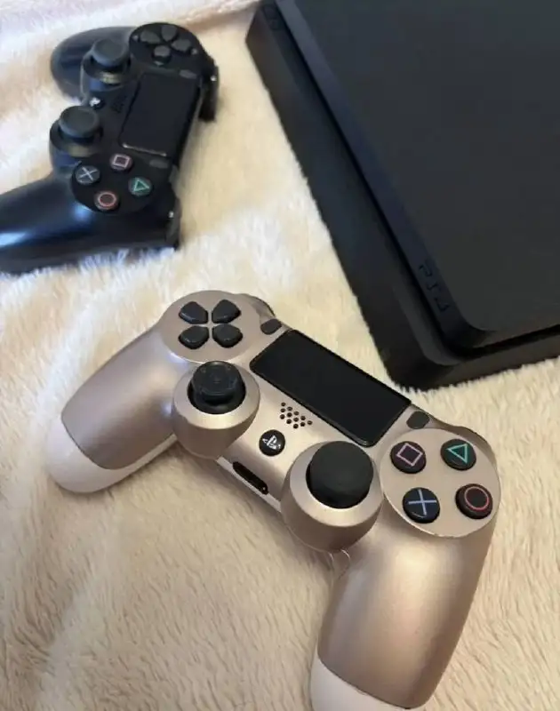 Sony PlayStation 4 Slim 500GB с двумя геймпадами - Игры и приставки (Электроника) в Тверь