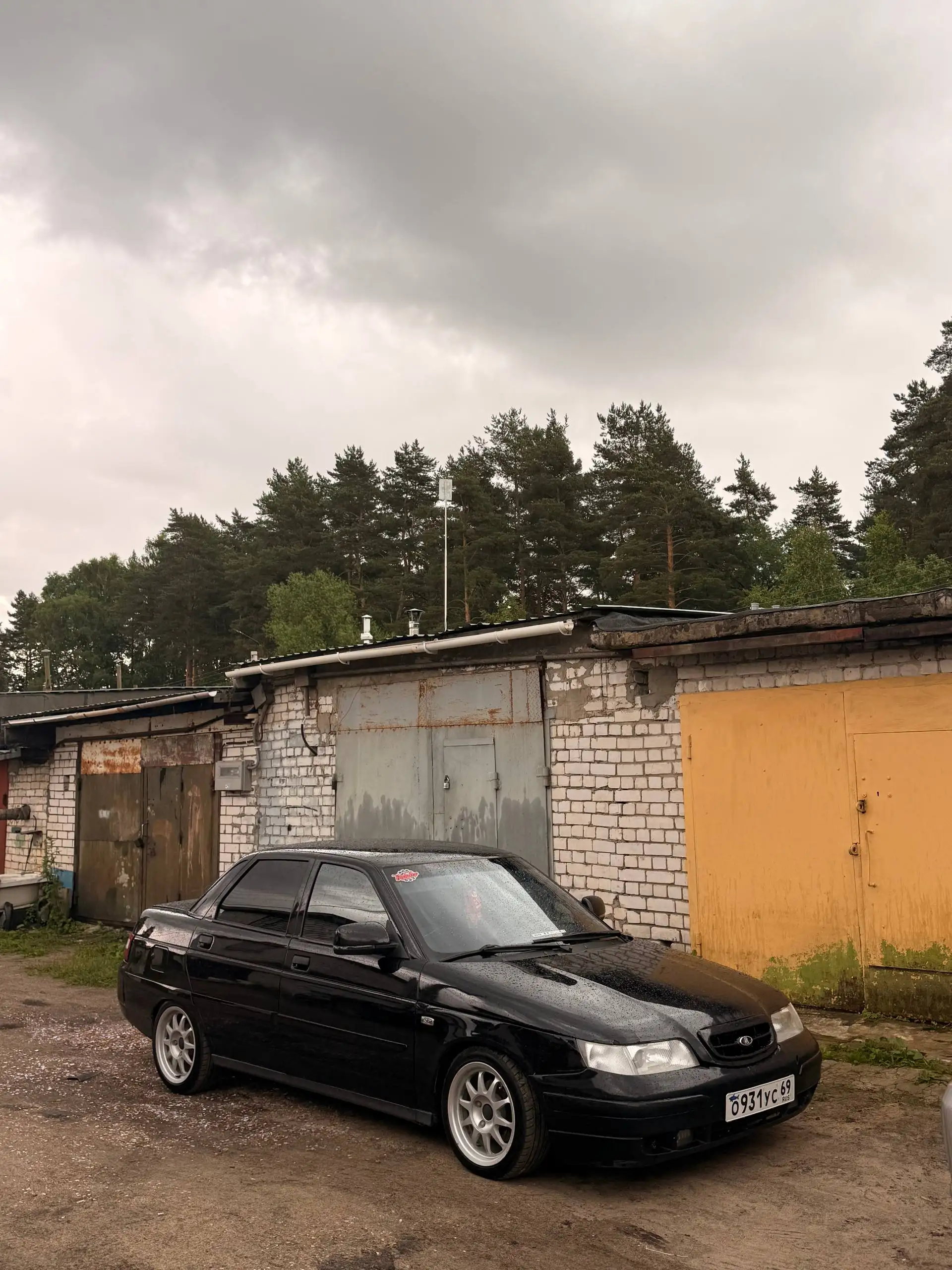 Срочная продажа авто: мотор и коробка идеал, нужно ЛКП и подвеска - Авто в Тверь