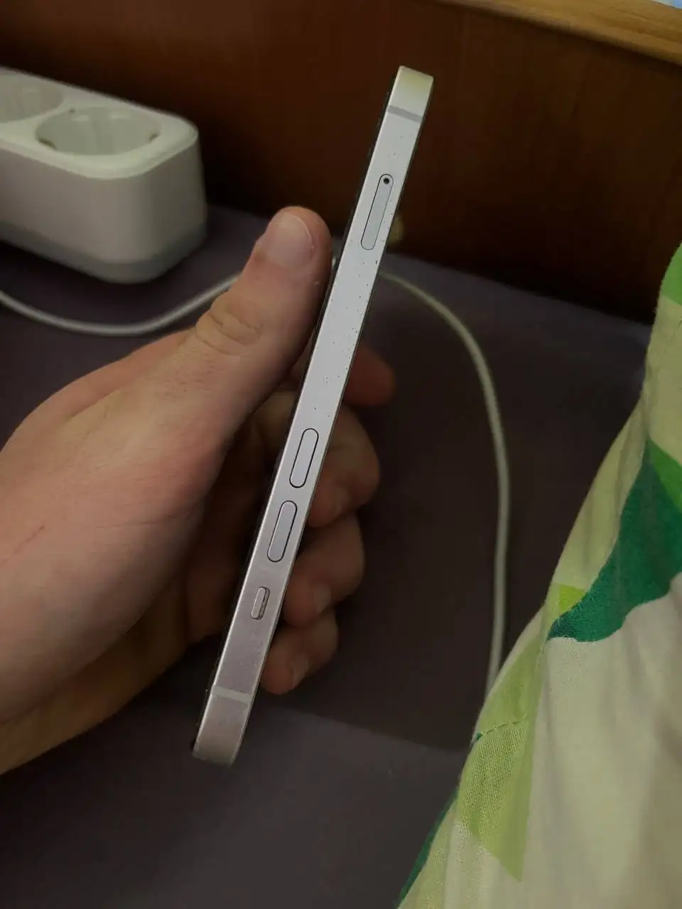 Продажа iPhone 14 128GB с дефектами - Электроника в Тверь