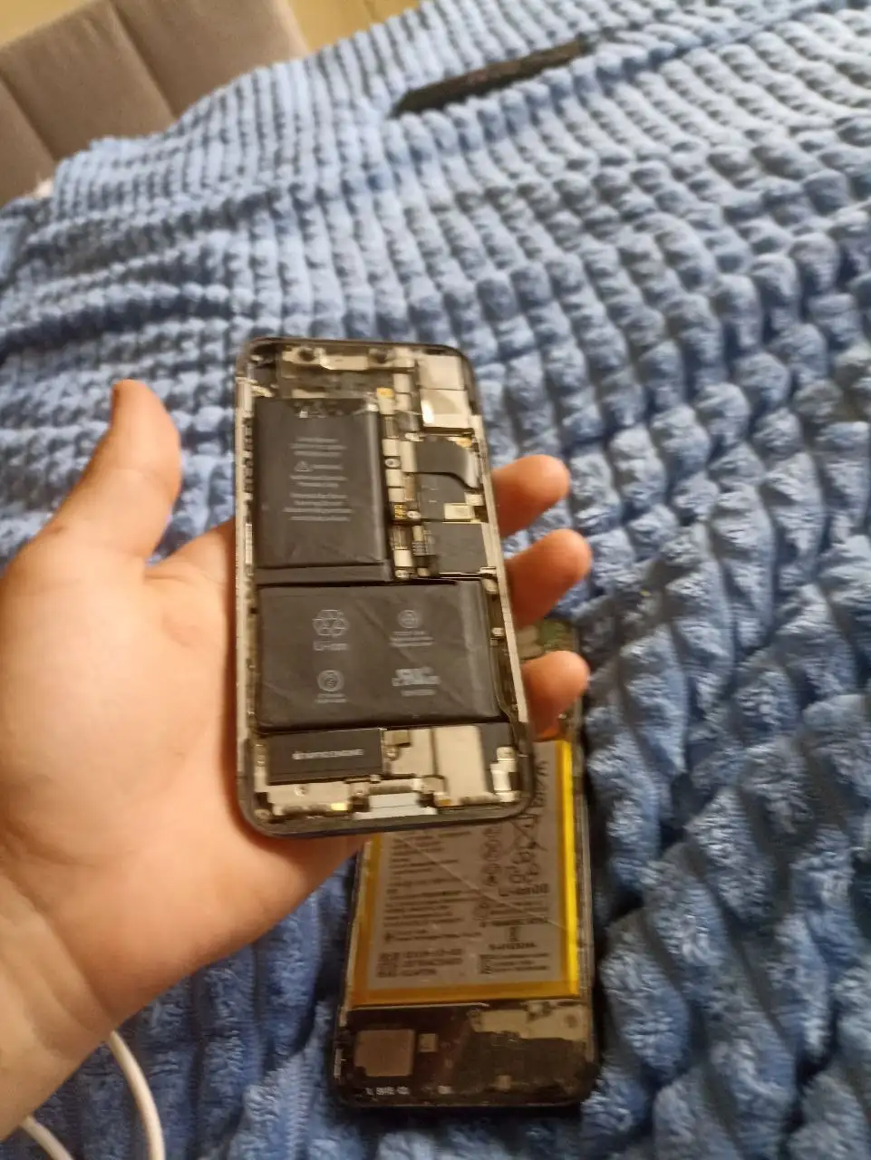 Продам iPhone X (нужны крышка и экран) и куплю Honor (без задней крышки и с разбитым экраном) - Мобильные телефоны (Электроника) в Тверь