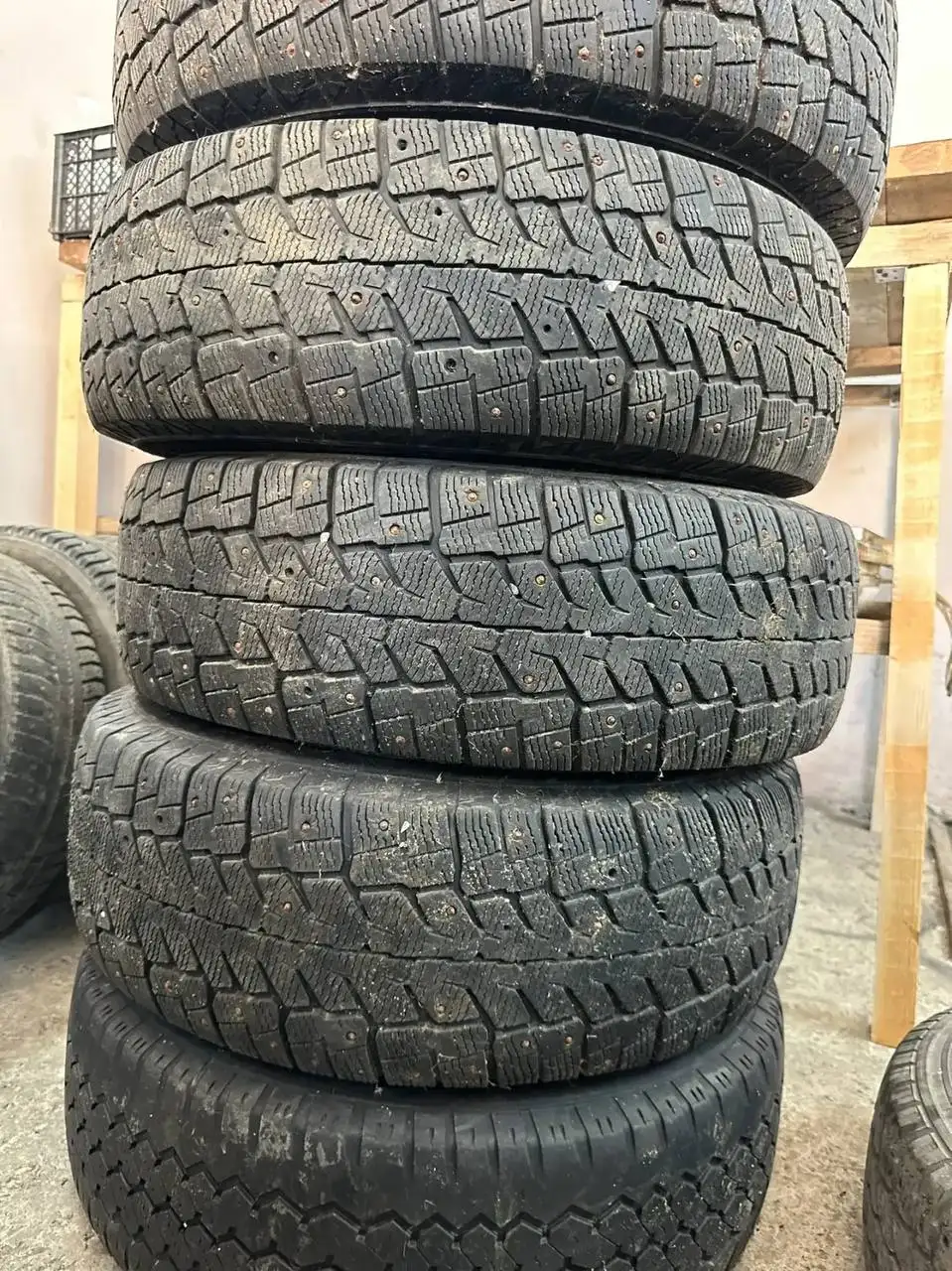 Продам два комплекта колес 225/70 R15C - Шины и диски (Авто) в Тверь
