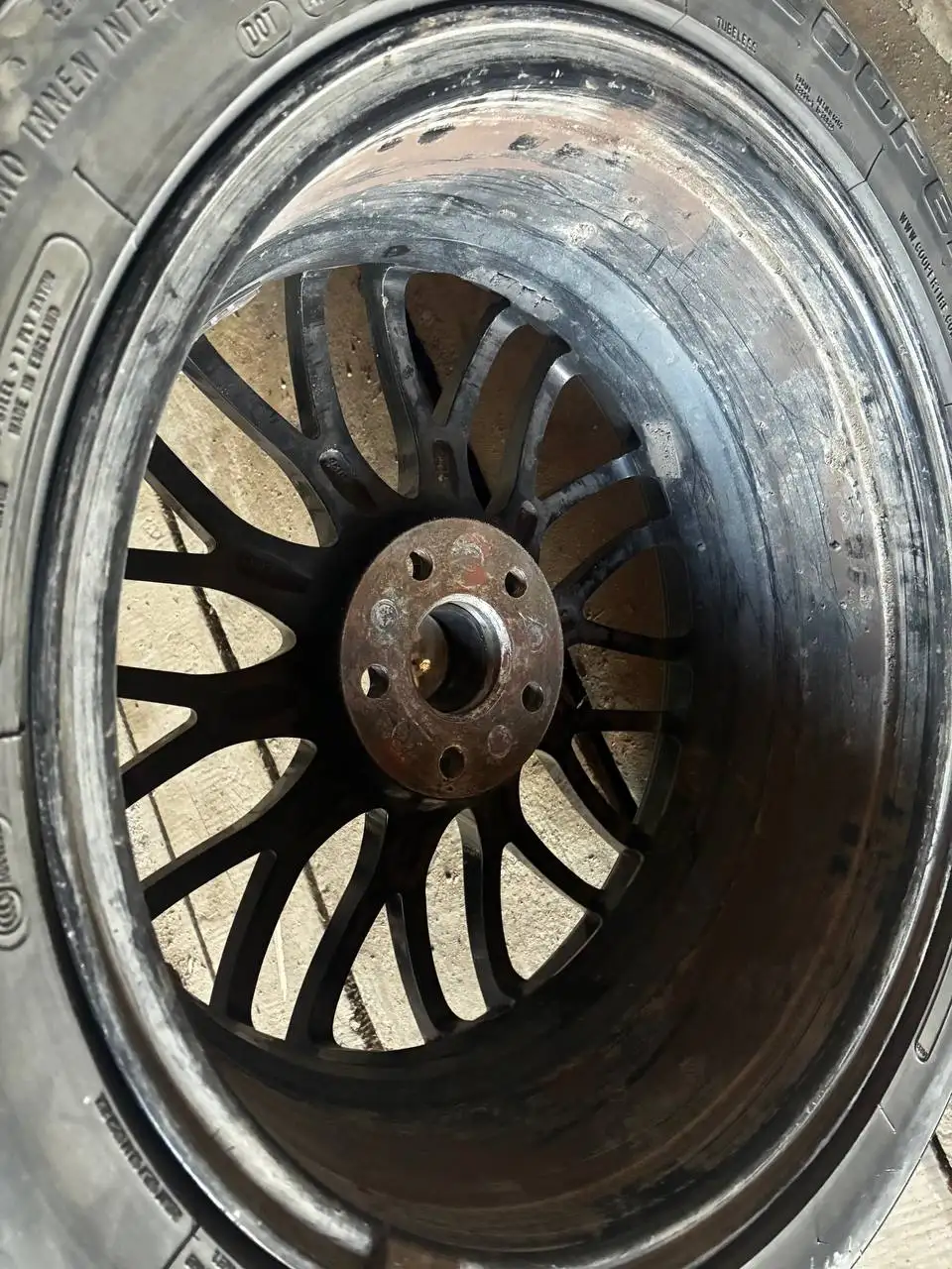 Продам диски R17 5x105 со стиральной резиной - Диски (Авто) в Тверь