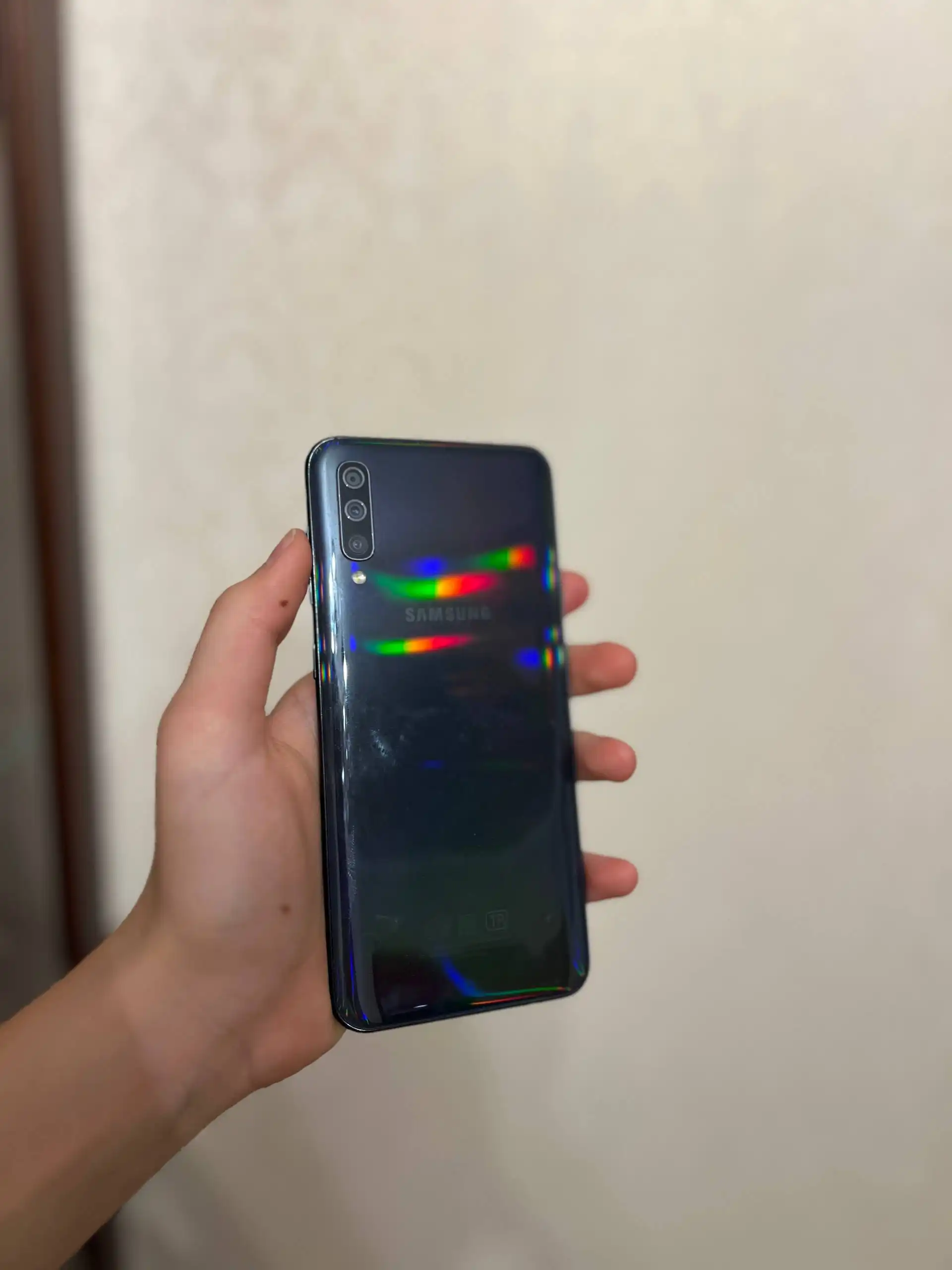 Продам Самсунг А50 64гб