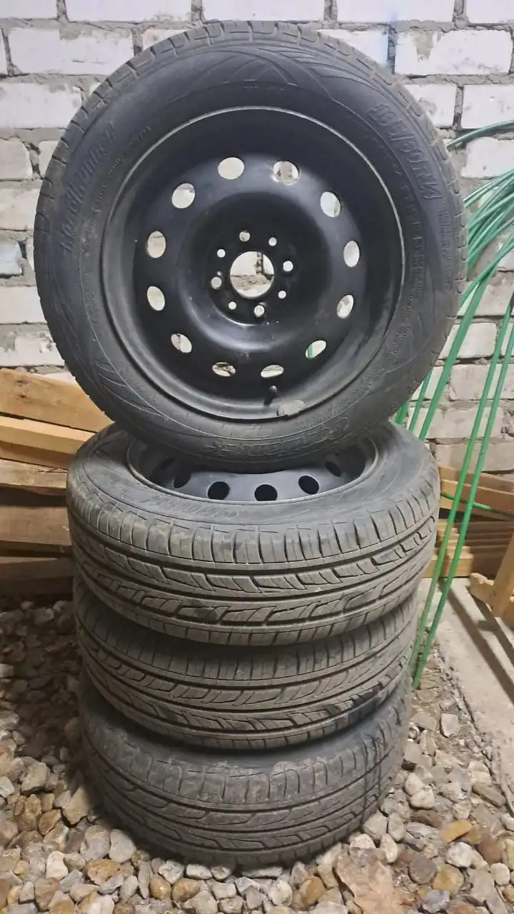 Продам Р14 лето комплект на дисках